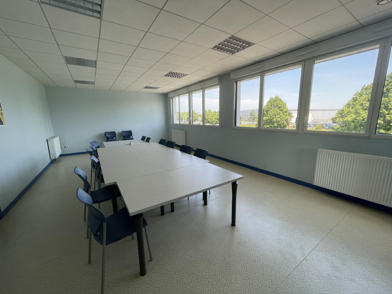 Local d'activité Saint-Sauveur-des-Landes 1901m² Location local d'activité Saint-Sauveur-des-Landes Ille-et-Vilaine OLACT2313572 3